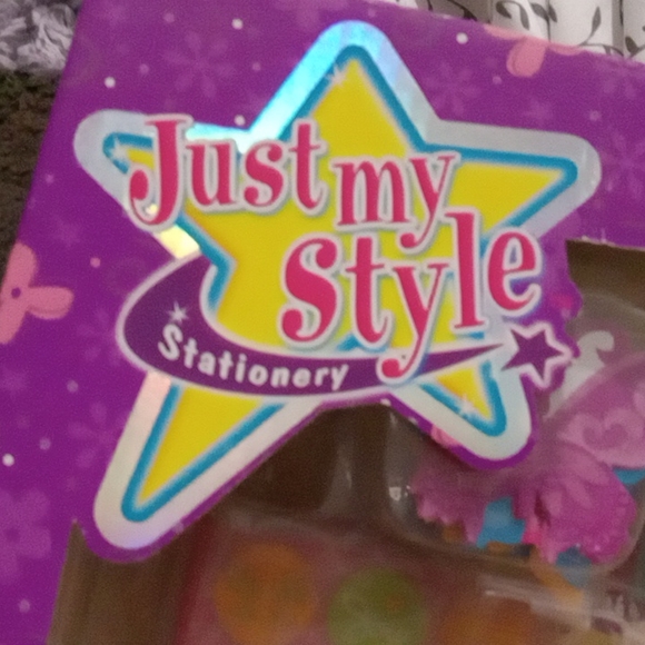 Lit' girls scrapbook - Picture 5 of 7